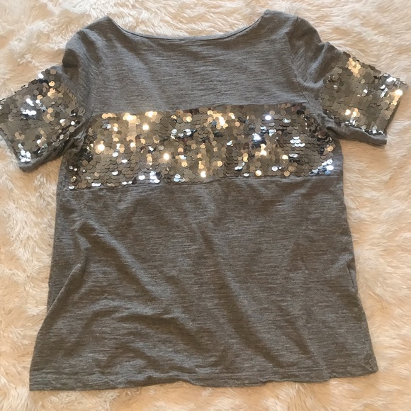 Banana Republic Tops - Banana Republic T-Shirt